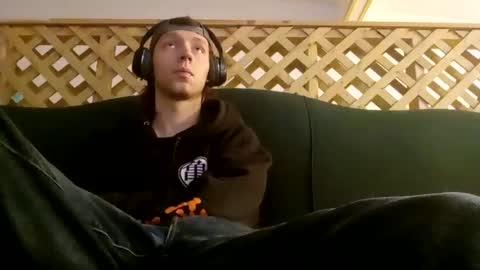 Snapshot of biggestboiiii chatting on November 6, 10:38 am biggestboiiii online show from November 6, 10:38 am