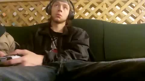 Snapshot of biggestboiiii chatting on December 3, 11:41 am biggestboiiii online show from December 3, 11:41 am