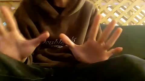 Snapshot of biggestboiiii chatting on February 10, 5:39 pm biggestboiiii online show from February 10, 5:39 pm