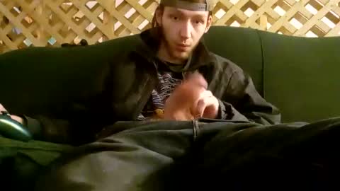 Snapshot of biggestboiiii chatting on March 2, 12:35 am biggestboiiii online show from March 2, 12:35 am