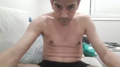 Snapshot of biggiejon87 chatting on March 13, 2:18 am biggiejon87 online show from March 13, 2:18 am