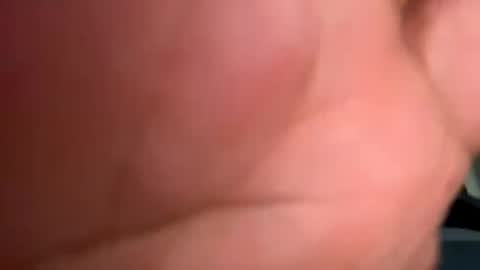 Snapshot of bigguunn chatting on February 3, 11:36 pm bigguunn online show from February 3, 11:36 pm