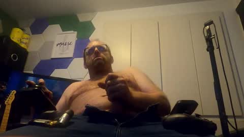 Snapshot of biggydee8989 chatting on October 25, 10:56 am biggydee8989 online show from October 25, 10:56 am