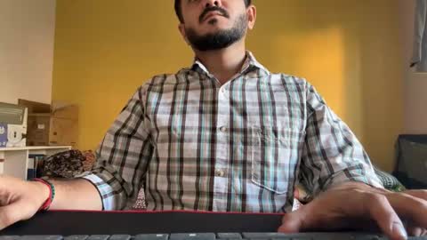 bighandsomesatisfy online show from April 7, 11:54 am