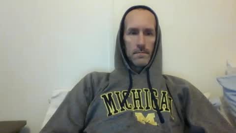 Snapshot of bighugemouthful chatting on March 6, 4:49 pm Chaz online show from March 6, 4:49 pm