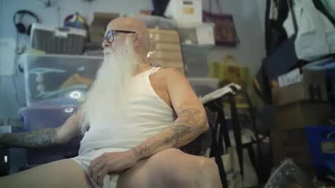 bigjeff01 online show from December 14, 6:12 pm