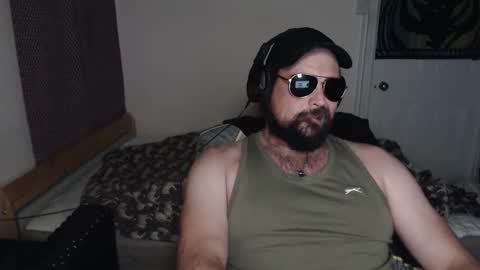 Snapshot of bigjohnofthewood chatting on May 2, 10:48 pm BigJohnOfTheWoods online show from May 2, 10:48 pm