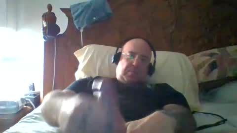 Snapshot of bigmike197167 chatting on May 14, 8:32 am bigmike197167 online show from May 14, 8:32 am