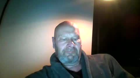 Snapshot of bigmike3339 chatting on February 10, 5:36 am bigmike3339 online show from February 10, 5:36 am