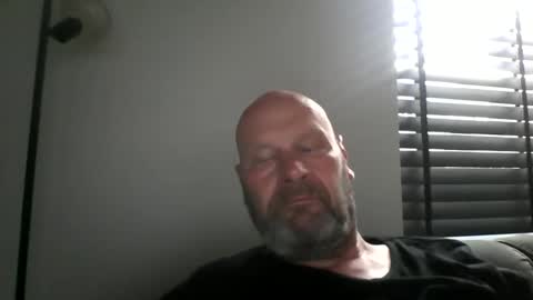 Snapshot of bigmike3339 chatting on September 15, 7:30 am bigmike3339 online show from September 15, 7:30 am