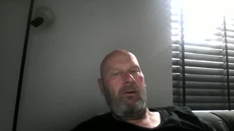 Snapshot of bigmike3339 chatting on September 27, 7:35 am bigmike3339 online show from September 27, 7:35 am