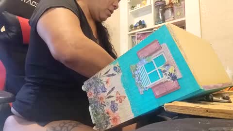 the Mini mami online show from February 17, 7:42 pm