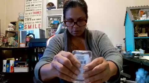 the Mini mami online show from November 12, 8:41 pm