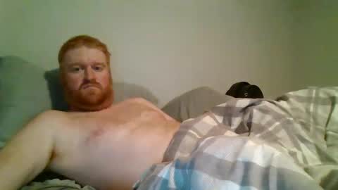 Snapshot of bigred92899 chatting on April 29, 2:15 am bigred92899 online show from April 29, 2:15 am