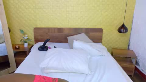 Snapshot of bigroundbooty_ chatting on February 27, 8:09 pm bigroundbooty_ online show from February 27, 8:09 pm