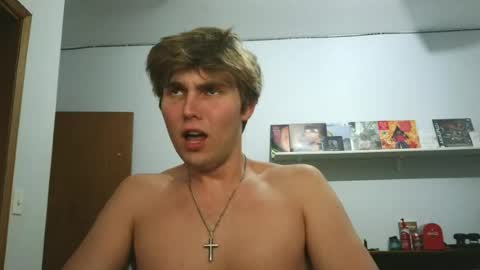 Snapshot of bigskinnyboyshh chatting on July 1, 10:31 pm bigskinnyboyshh online show from July 1, 10:31 pm