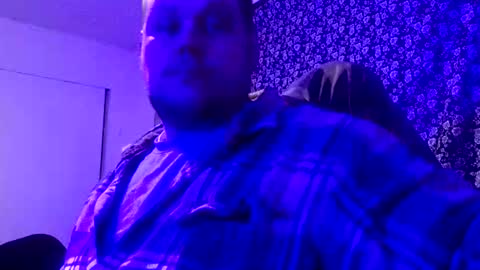 Snapshot of bigsmilekyle chatting on February 10, 5:22 am bigsmilekyle online show from February 10, 5:22 am