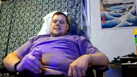 Snapshot of bigsmilekyle chatting on February 13, 8:10 am bigsmilekyle online show from February 13, 8:10 am