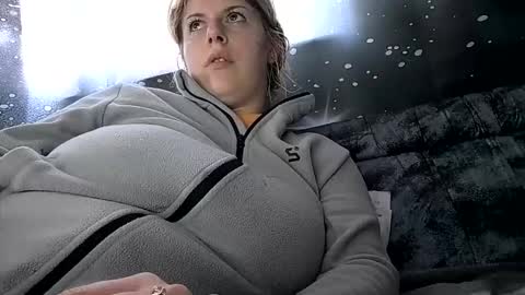 bigtitslala online show from October 27, 10:41 am