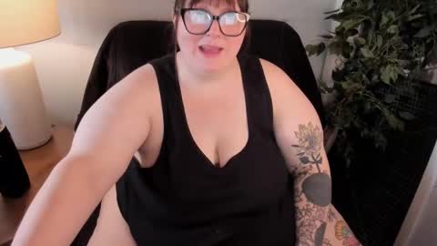 bigtittybbw online show from November 21, 7:45 pm