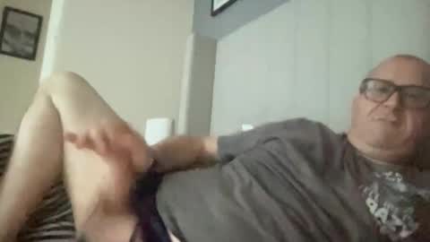 Snapshot of bigtone2_1968 chatting on November 2, 7:33 am bigtone2_1968 online show from November 2, 7:33 am