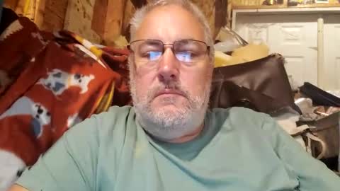 Snapshot of biguy121971 chatting on October 5, 5:17 am Biguy52 online show from October 5, 5:17 am