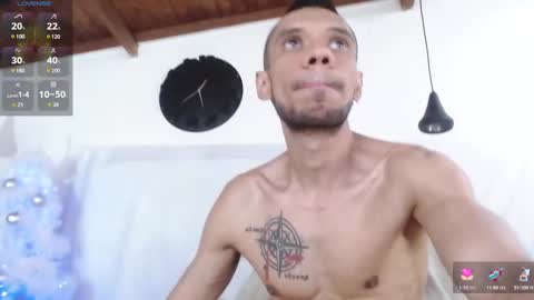 Snapshot of bigzehuz chatting on December 3, 6:28 pm andres online show from December 3, 6:28 pm