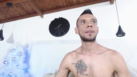 Snapshot of bigzehuz chatting on December 6, 1:51 am andres online show from December 6, 1:51 am