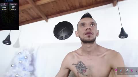 Snapshot of bigzehuz chatting on December 9, 1:51 am andres online show from December 9, 1:51 am