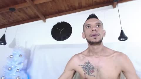 Snapshot of bigzehuz chatting on December 27, 3:42 am andres online show from December 27, 3:42 am