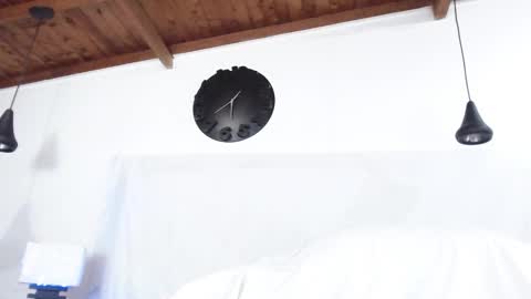 Snapshot of bigzehuz chatting on February 21, 9:45 am andres online show from February 21, 9:45 am