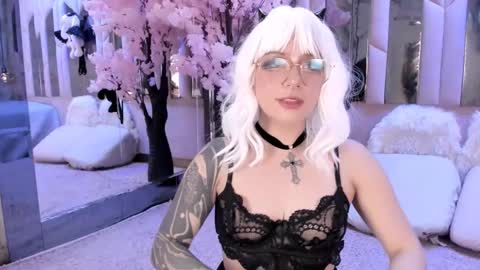 Biizzy online show from November 4, 1:43 pm