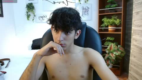Snapshot of billy_wild chatting on April 29, 5:30 pm billy wild online show from April 29, 5:30 pm