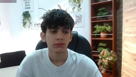 Snapshot of billy_wild chatting on May 3, 12:00 pm billy wild online show from May 3, 12:00 pm