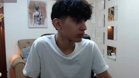 Snapshot of billy_wild chatting on May 24, 10:53 am billy wild online show from May 24, 10:53 am
