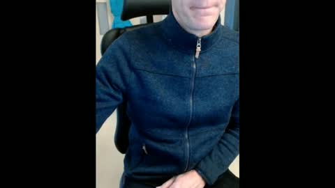 Snapshot of bingo7310 chatting on November 11, 7:30 am bingo7310 online show from November 11, 7:30 am