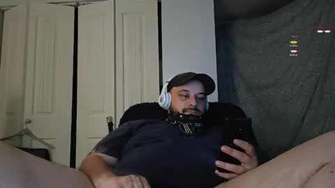 Snapshot of binkanator33 chatting on April 18, 8:20 pm johnnydepth333 online show from April 18, 8:20 pm