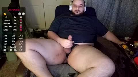 Snapshot of binkanator33 chatting on May 1, 2:10 pm johnnydepth333 online show from May 1, 2:10 pm