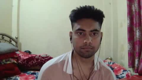 Snapshot of birbikrom104 chatting on March 5, 3:19 pm birbikrom104 online show from March 5, 3:19 pm