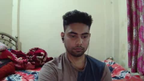 Snapshot of birbikrom104 chatting on March 7, 9:50 am birbikrom104 online show from March 7, 9:50 am
