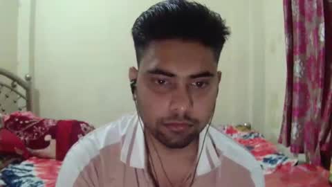 Snapshot of birbikrom104 chatting on March 9, 8:29 am birbikrom104 online show from March 9, 8:29 am