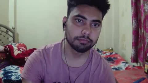 Snapshot of birbikrom104 chatting on March 19, 12:53 pm birbikrom104 online show from March 19, 12:53 pm