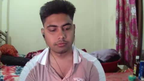 Snapshot of birbikrom104 chatting on April 5, 8:33 am birbikrom104 online show from April 5, 8:33 am