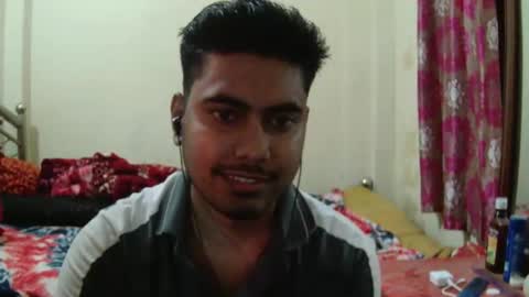 Snapshot of birbikrom104 chatting on April 8, 8:25 am birbikrom104 online show from April 8, 8:25 am