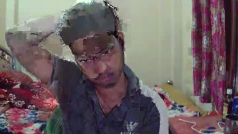 Snapshot of birbikrom104 chatting on April 10, 3:06 pm birbikrom104 online show from April 10, 3:06 pm