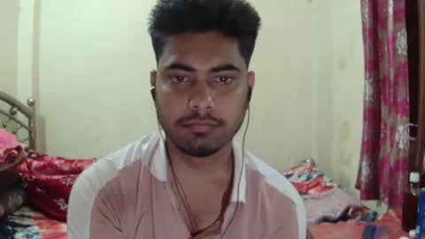 Snapshot of birbikrom104 chatting on April 17, 2:36 am birbikrom104 online show from April 17, 2:36 am