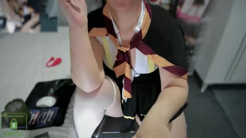 bisex woman online show from December 13, 7:53 pm