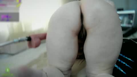 Snapshot of bisexyeliz35 chatting on May 4, 3:30 pm bisex woman online show from May 4, 3:30 pm