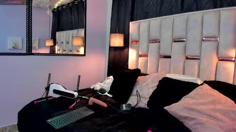  ..  .. online show from February 11, 3:08 am