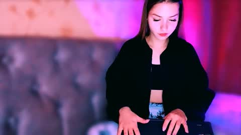 Margo online show from March 9, 5:17 pm